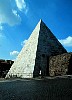 sight010piramide.jpg